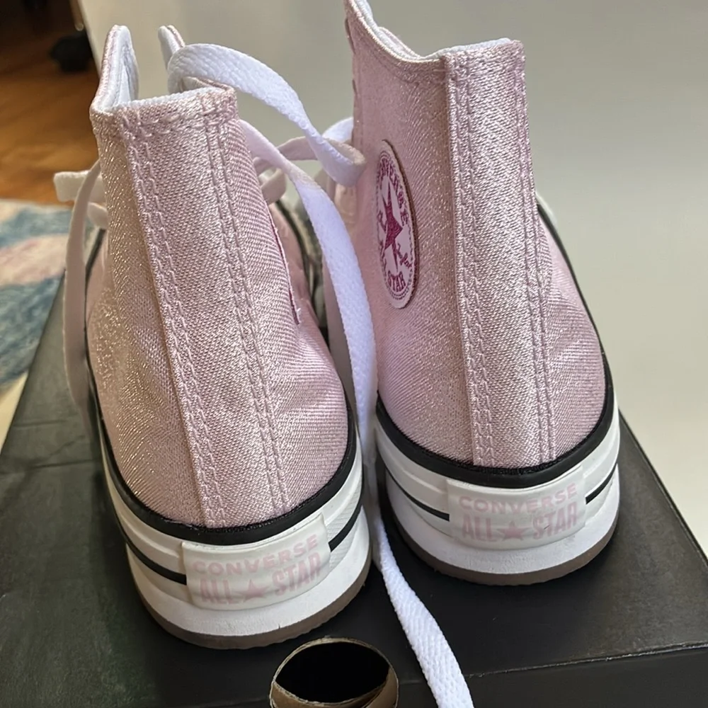 Converse EVA LIFT HI Youth Girls Size 2 in New Found Bloom NIB